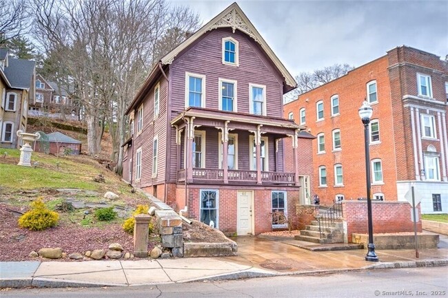 Building Photo - 65 S High St Unit 2 Rental