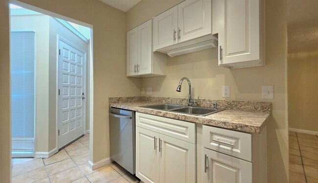 Photo - 310 74th Ave N