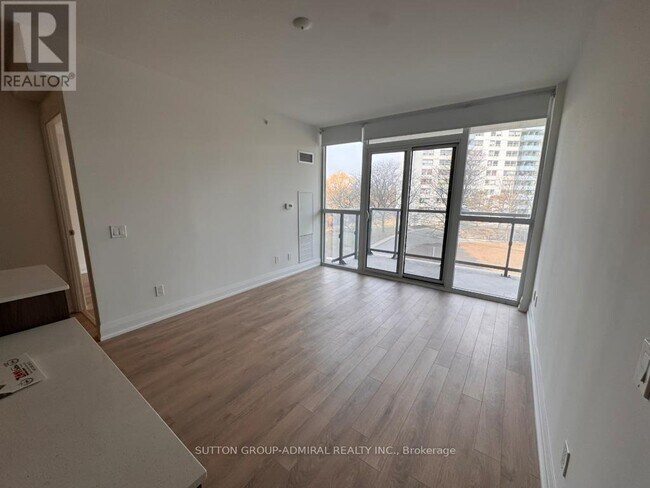 Photo - 1461 Lawrence Ave W Unité 304