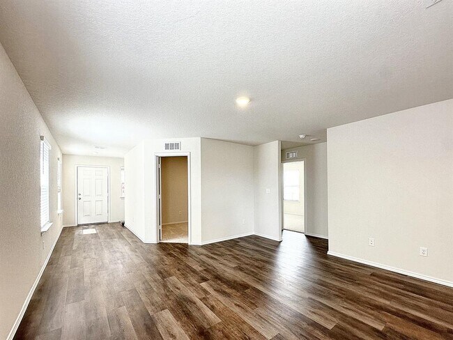 Photo - 549 Autumn Blaze