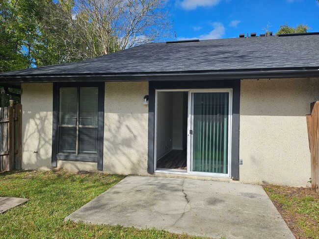 Photo - $1250 - 3/2/1 - Collins Road near the Base.