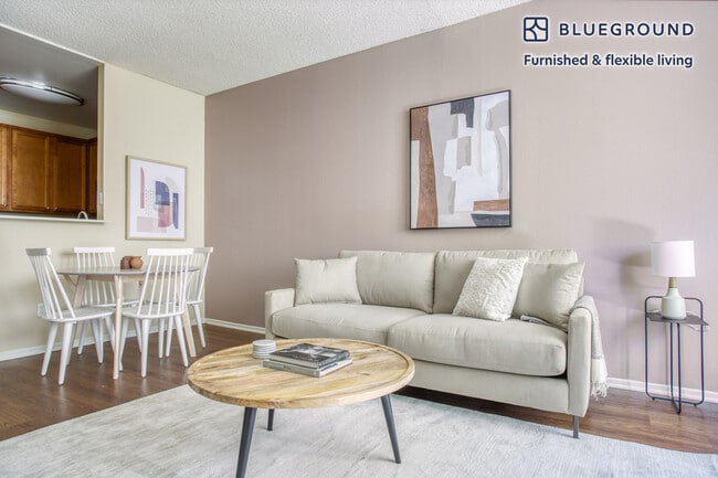 Photo - 230 N Kenwood St Unidad FL1-ID885