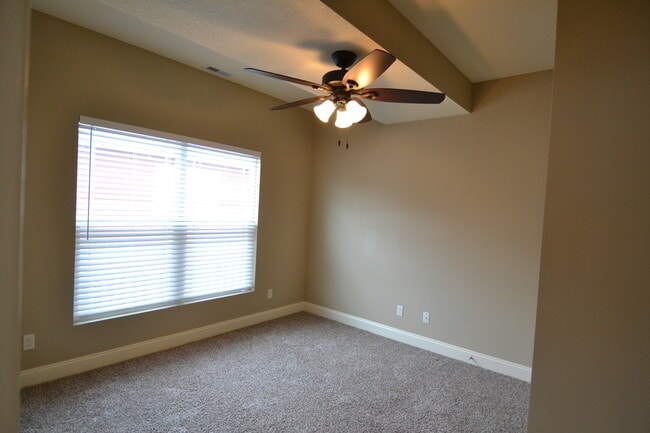 Photo - 804 W Normal St