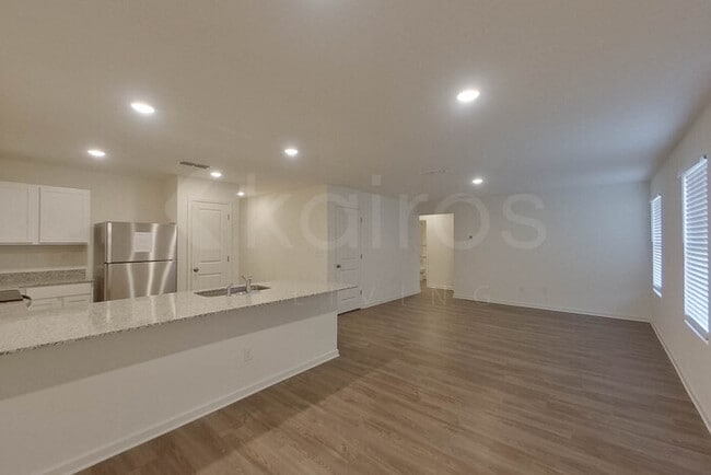 Photo - 113 Flat Rock Ml Trl