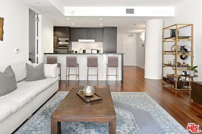 Photo - 6250 Hollywood Blvd Unidad 5J