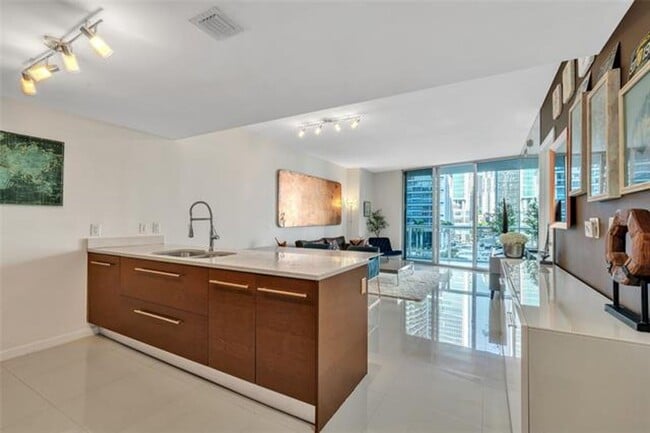 Photo - 475 Brickell Ave Unit 475 Brickell Ave  512