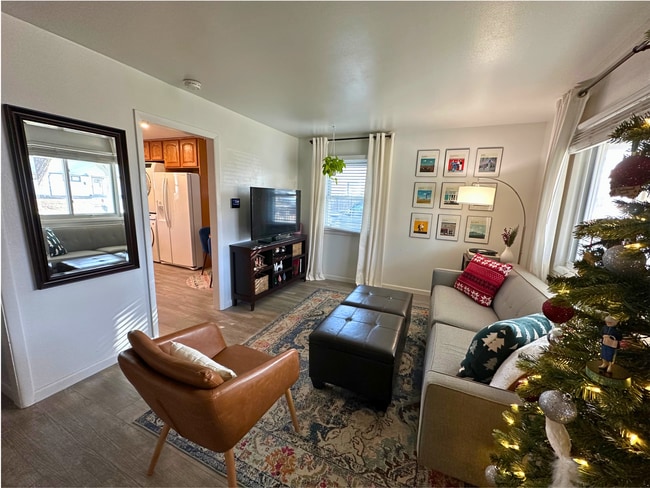 Photo - 2620 S Julian St