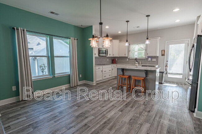 Photo - 395 Dunbarton Ln