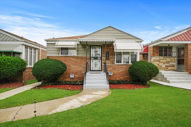 Photo - 7820 S Sawyer Ave Unit 2