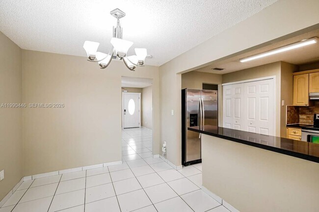 Photo - 10310 SW 4th St