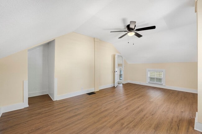 Photo - Two bedroom available for a move in right ... Unit 920 W. Jefferson Blvd Fort Wayne, IN 46802