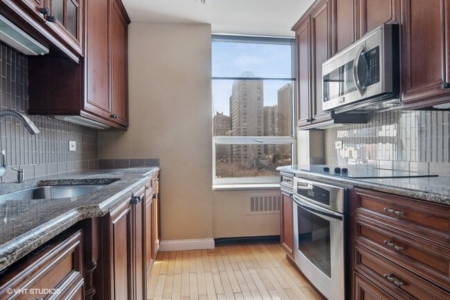 Photo - 70 W Burton Pl