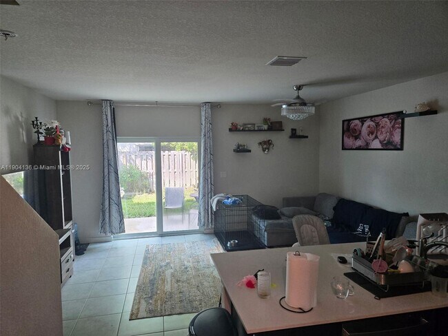 Photo - 392 NW 11th Ct