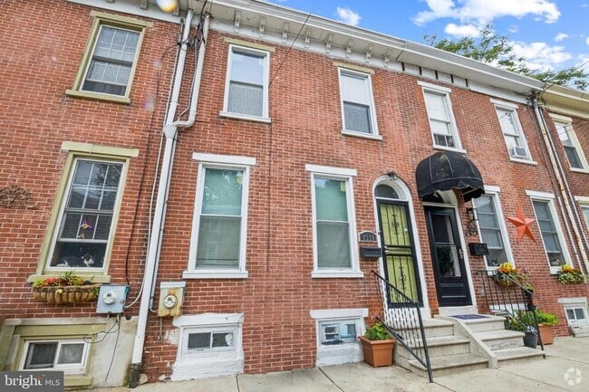 Building Photo - 1318 N Walnut St Rental