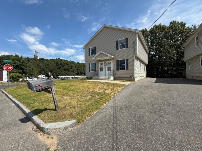 Building Photo - 63-65 Stocker St Unit 65