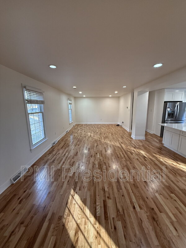 Photo - 15900 Beach Rd