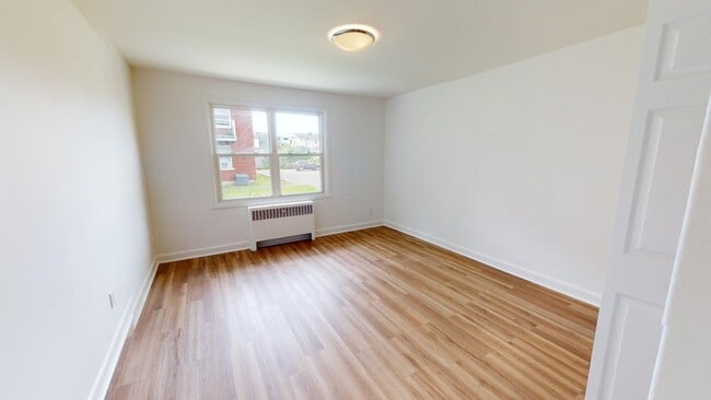 Photo - 362 McArthur & 388-390 Irwin Miller