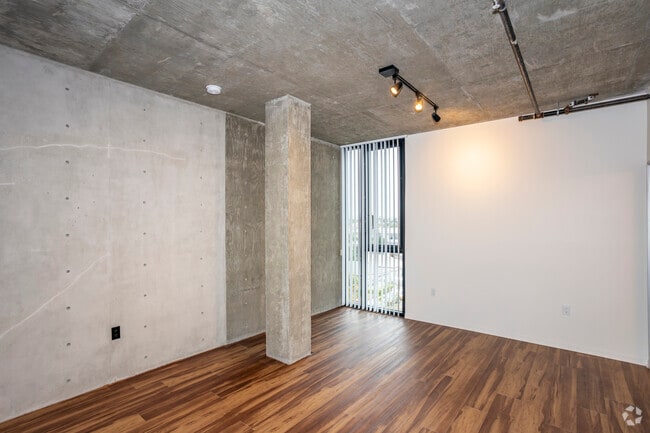 2BR-2BA, 830SF - The Park