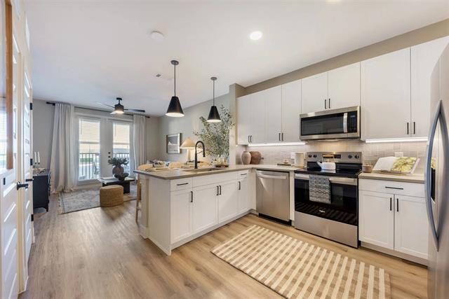 Photo - 2908 E Howard Ln Unit 09109