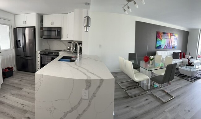 Building Photo - 901 NE 14th Ave Unit 506 Rental