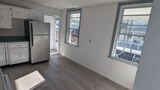 Photo - 315 Garibaldi Ave Unit 315 B