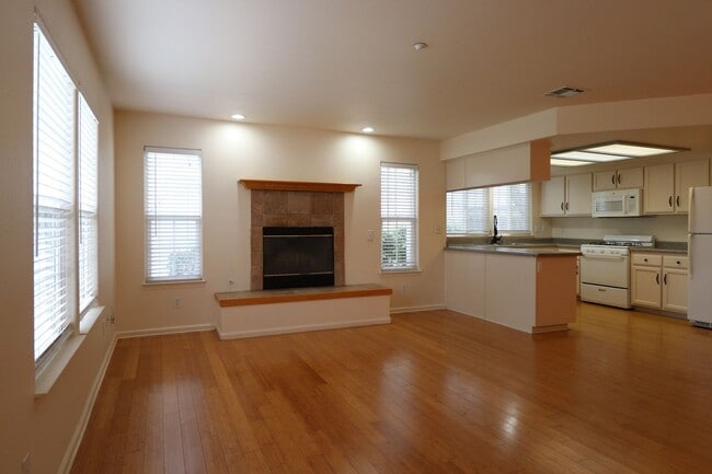 Photo - Lovely Cottonwood Glen Townhome