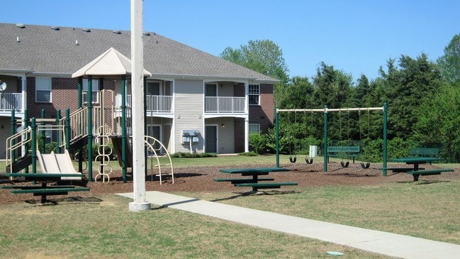 Ashland Lakes Apartments