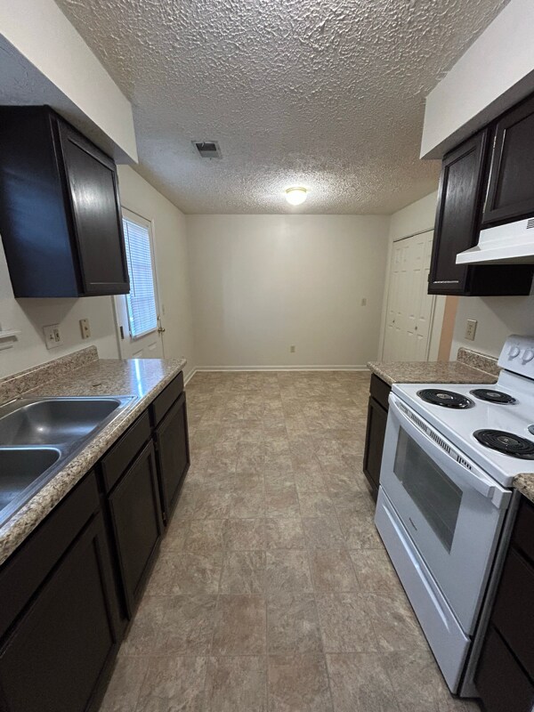 Photo - 105 O Roark Ave