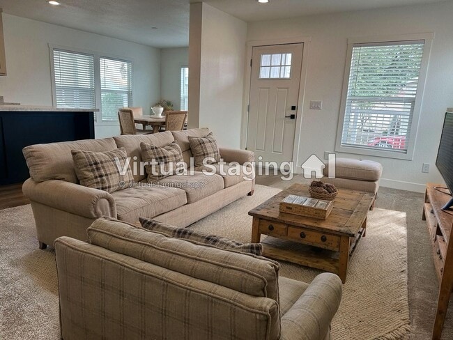 Photo - 2060 N Center St
