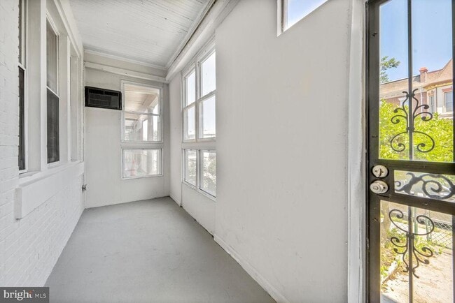 Building Photo - 742 Newton Pl NW Rental