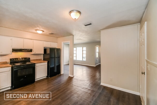 Photo - 6536 Manhattan Dr