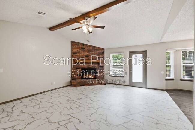 1105 W Vicksburg Pl