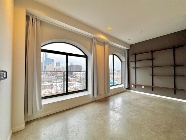 Photo - 507 Sabine St Unit 802