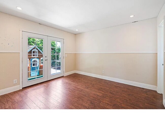 Photo - 24061 La Rosa Dr Casa