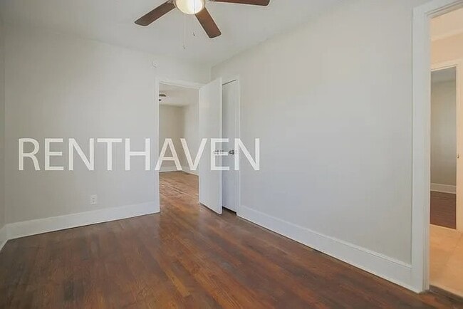 Photo - 207 Branham St