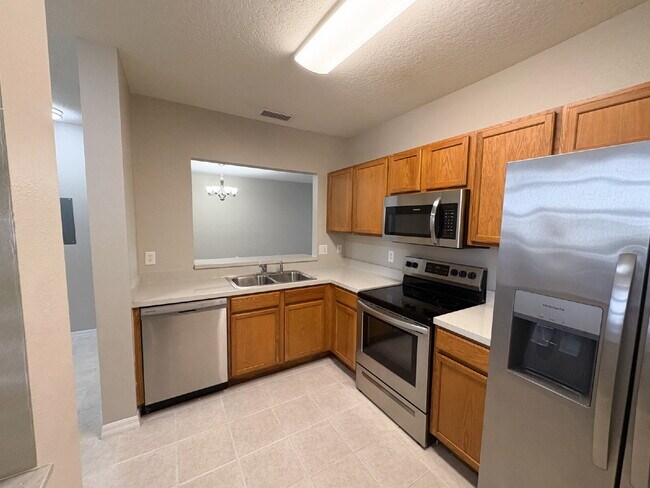 Photo - Updated 3 bed 2 bath condo in the Villages of Bloomingdale Unidad 201