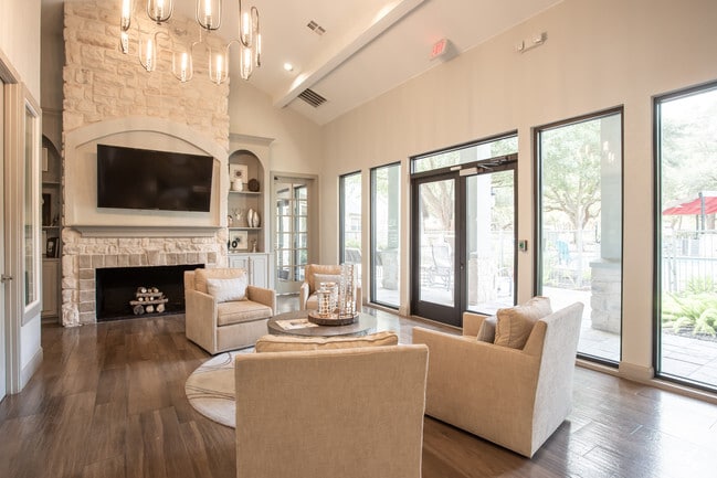 Leasing Office