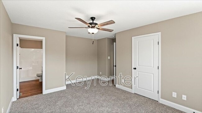 Photo - 3527 Lynn Ave
