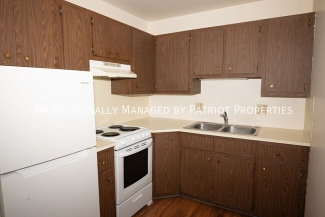 Building Photo - 724 Chase Blvd Unit 3