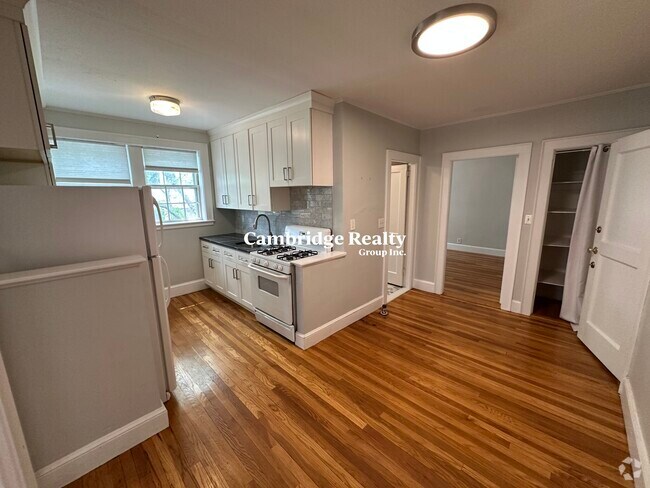 Building Photo - 8 Ellery St Rental