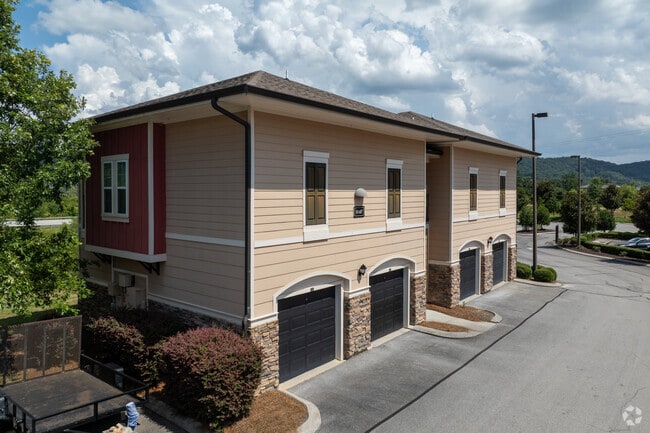 Hills Parc- Carriage Home