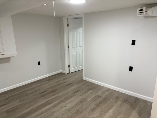 Photo - 327 Dover St