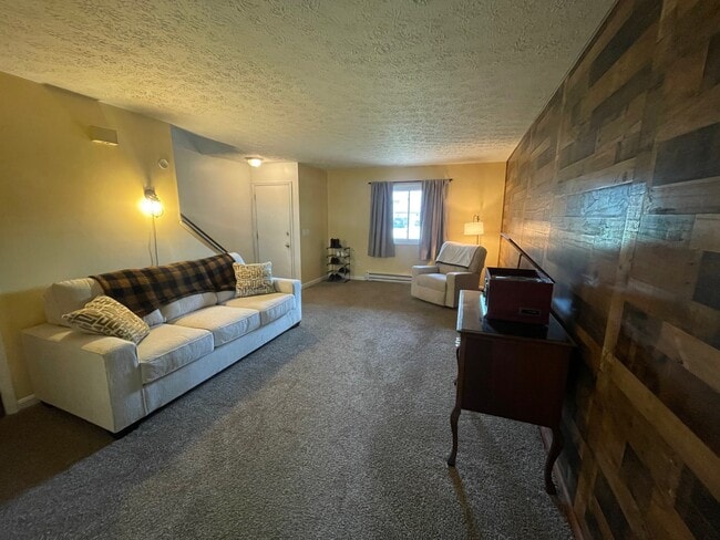 Photo - 2902 Forest Ln
