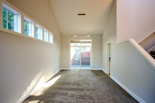 Photo - 10028 124th Ave NE