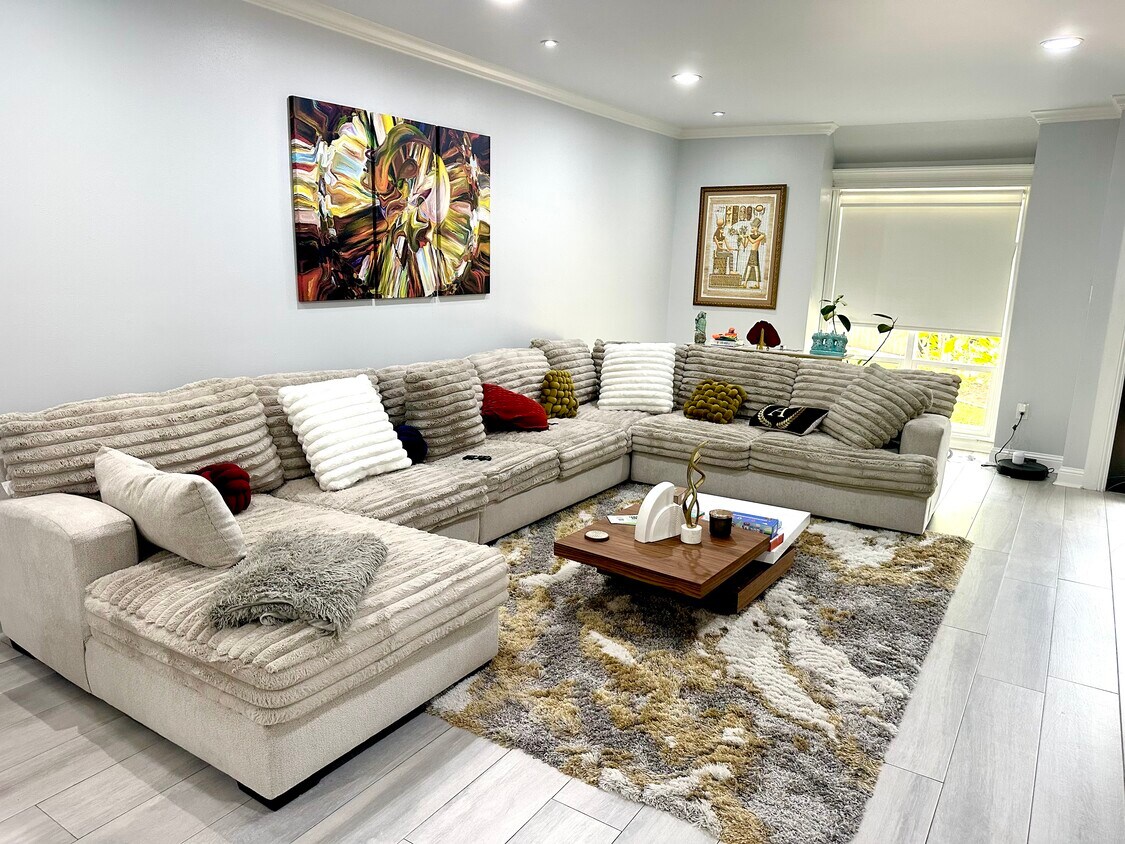 Photo - 811 Threadneedle St (Houston, TX)