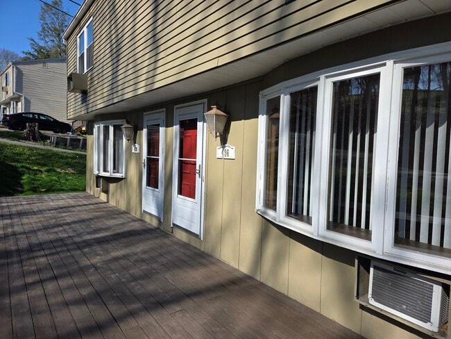 Photo - 496 Mercer Rd