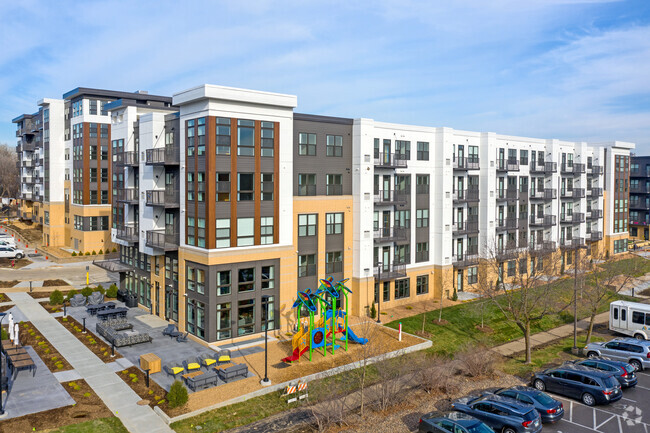 Building Photo - Preserve at Shady Oak Rental