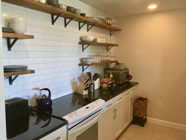 Photo - 1155 Main St