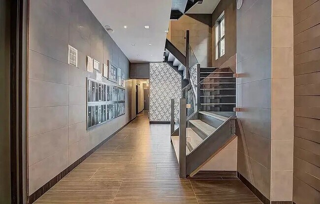 Photo - 410 E 13th St Unidad 2