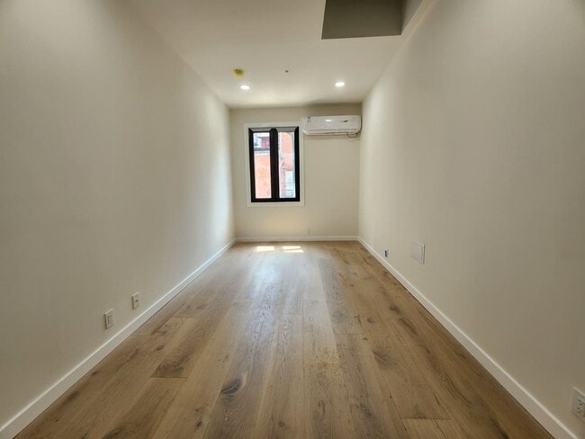 Photo - 2006 Chestnut St Unit 2C